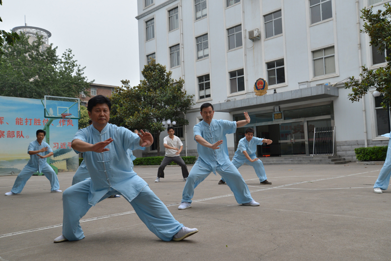 聘請陳式太極拳知名教練教學，開展太極拳興趣小組活動。